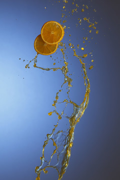 橙汁飞溅的股票图像