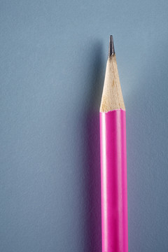 粉红色铅笔的特写镜头