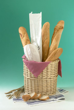 法式面包。面包篮。