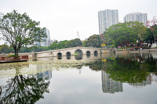 荔湾湖石拱桥