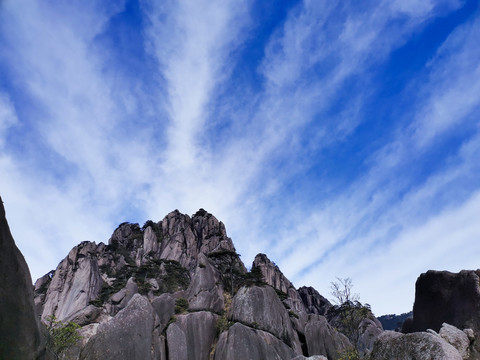 山石叠嶂