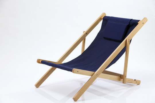 木框天蓝色帆布躺椅