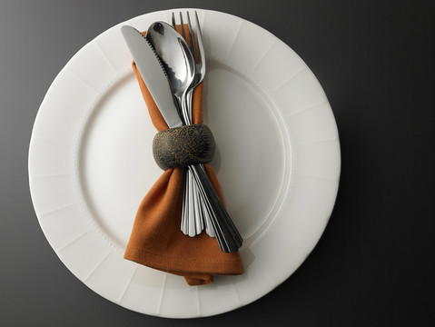 叉子、刀子、勺子和餐巾架