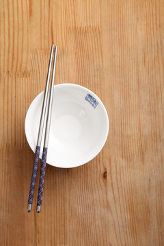 筷子空饭碗