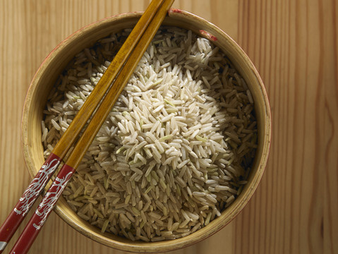 顶视图筷子糙米碗