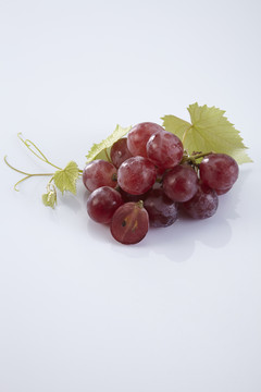 白葡萄上的红葡萄