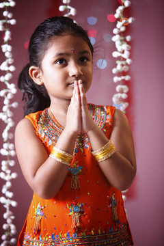 印度女孩祈祷画像