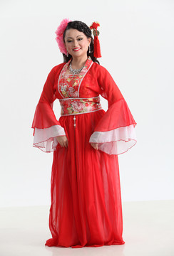 穿传统服装的中国女人的全貌