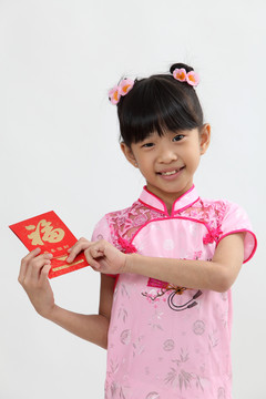 手持红包的中国女孩——昂宝