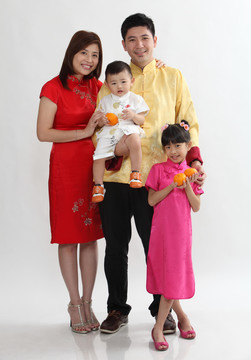 中国家庭与传统科廷在一起