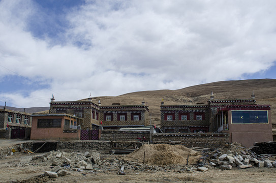 川藏线上的藏民之家