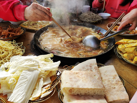 农家牛肉铁锅面饼