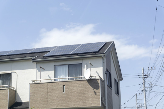 住宅房顶太阳能电池板