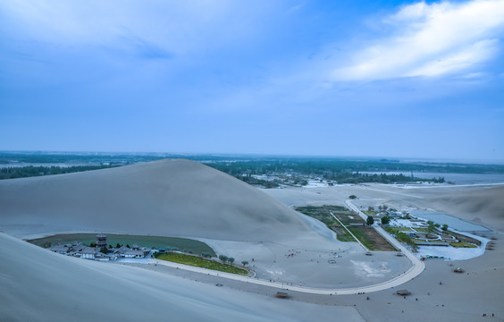 敦煌月牙泉全景