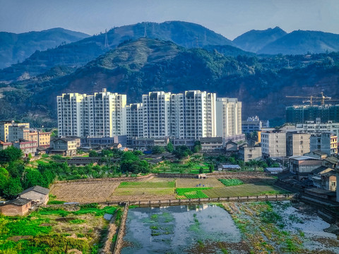 古城观景台瞭望荥经县城风光