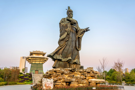 中国湖北随州文化公园季梁雕像