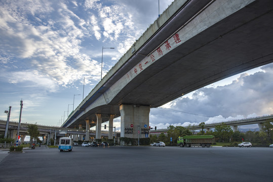 高架桥