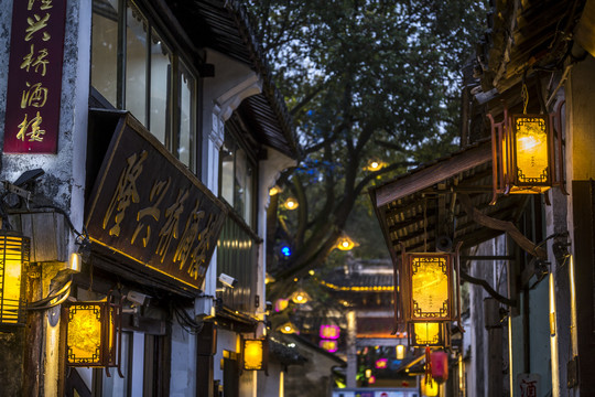 江苏周庄古镇夜景风光