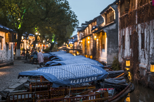 江苏周庄古镇夜景风光