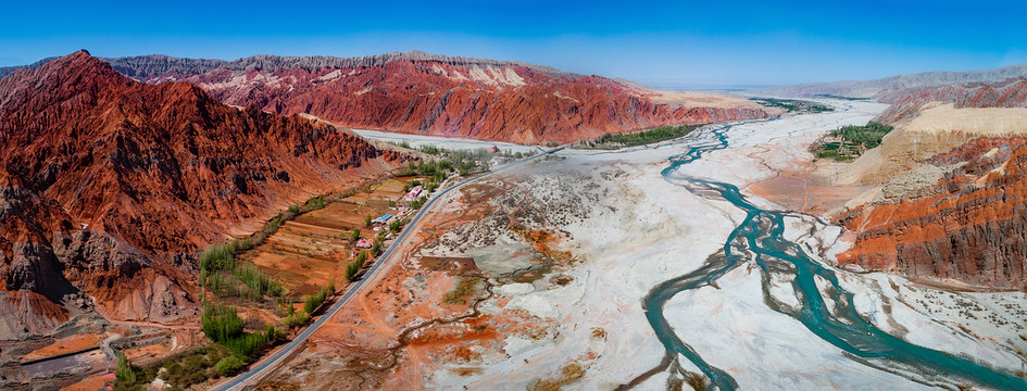 新疆克州阿克陶县红河谷航拍