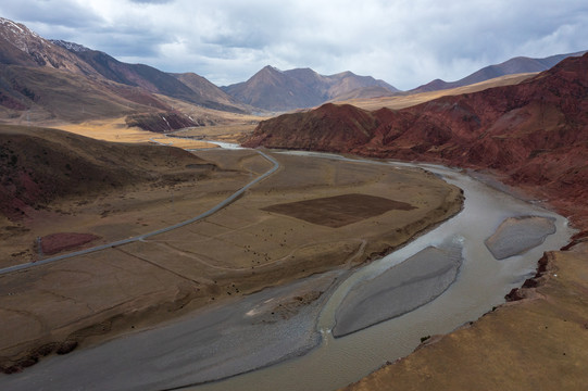 西藏比如县的红土地牧场64