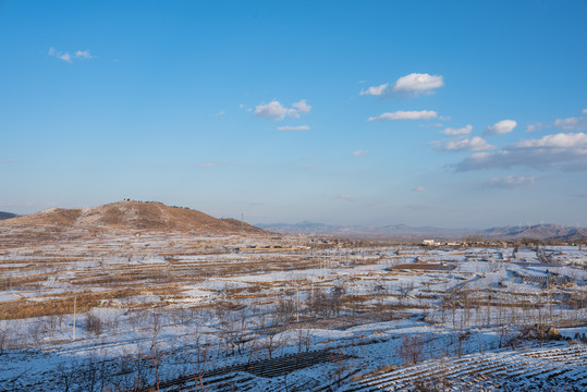 乡村田园雪地风光