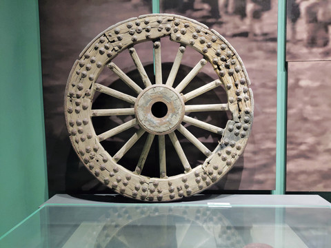 内蒙古包头博物馆古代马车车轮