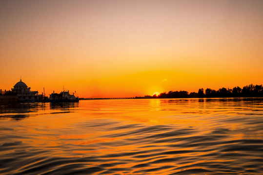 夕阳海景