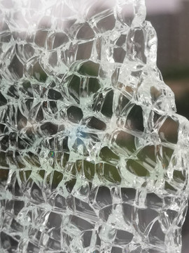 爆裂的玻璃