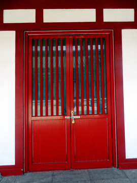 红色装饰门
