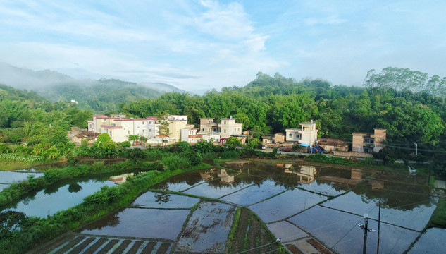 美丽的小山村