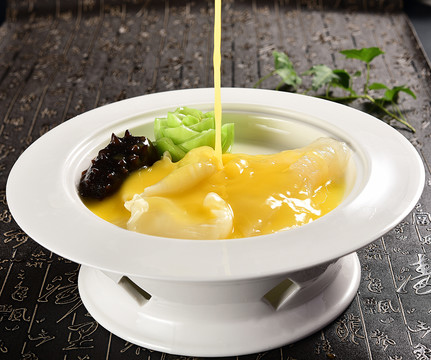 辽参烩鱼翅