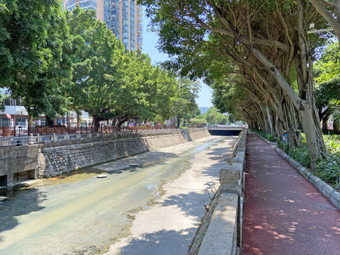 沿河路