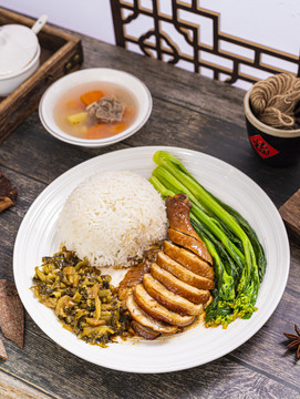 鸡腿饭