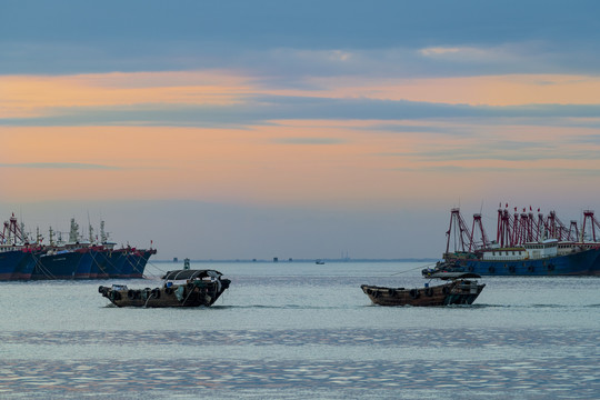 海港黄昏海景大图