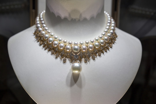 珍珠项链奢侈品珠宝
