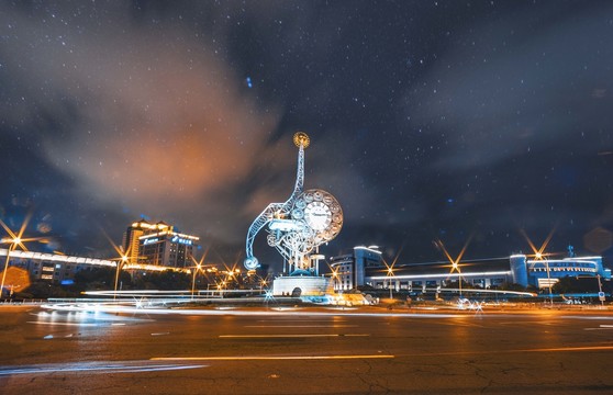 天津地标建筑天津站世纪钟夜景