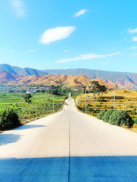 乡村干道水泥路