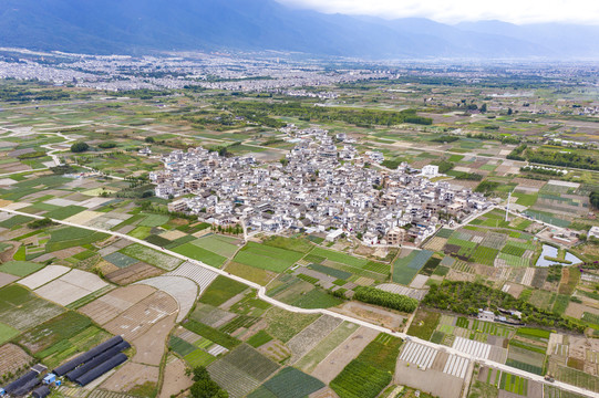 航拍云南大理的田野