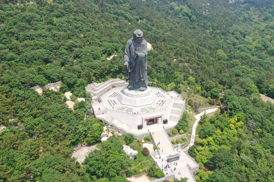 青岛崂山老子雕塑