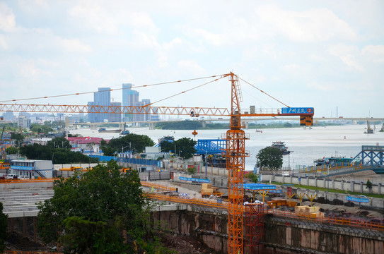 珠江边建筑工地