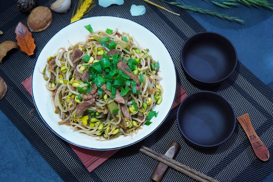 豆芽炒肉