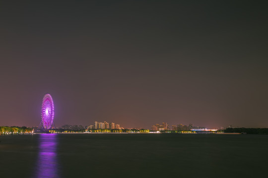苏州大裤衩东方之门