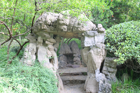 奇石景观门楼