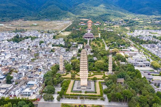 航拍云南大理崇圣寺三塔