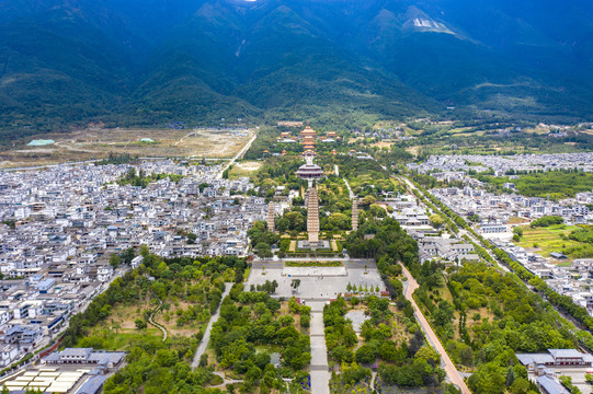 航拍云南大理崇圣寺三塔