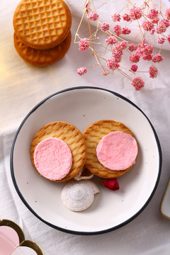 草莓夹心饼