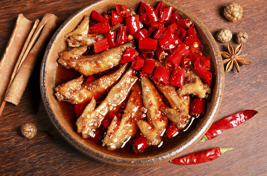 麻辣鸡尖