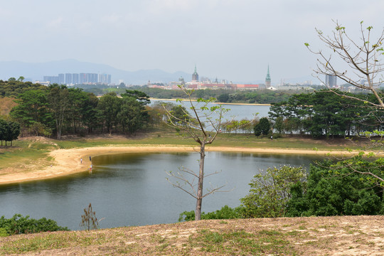 溪流背坡村