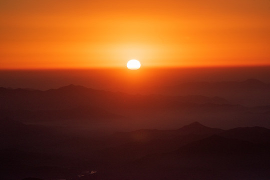 泰山日出朝霞